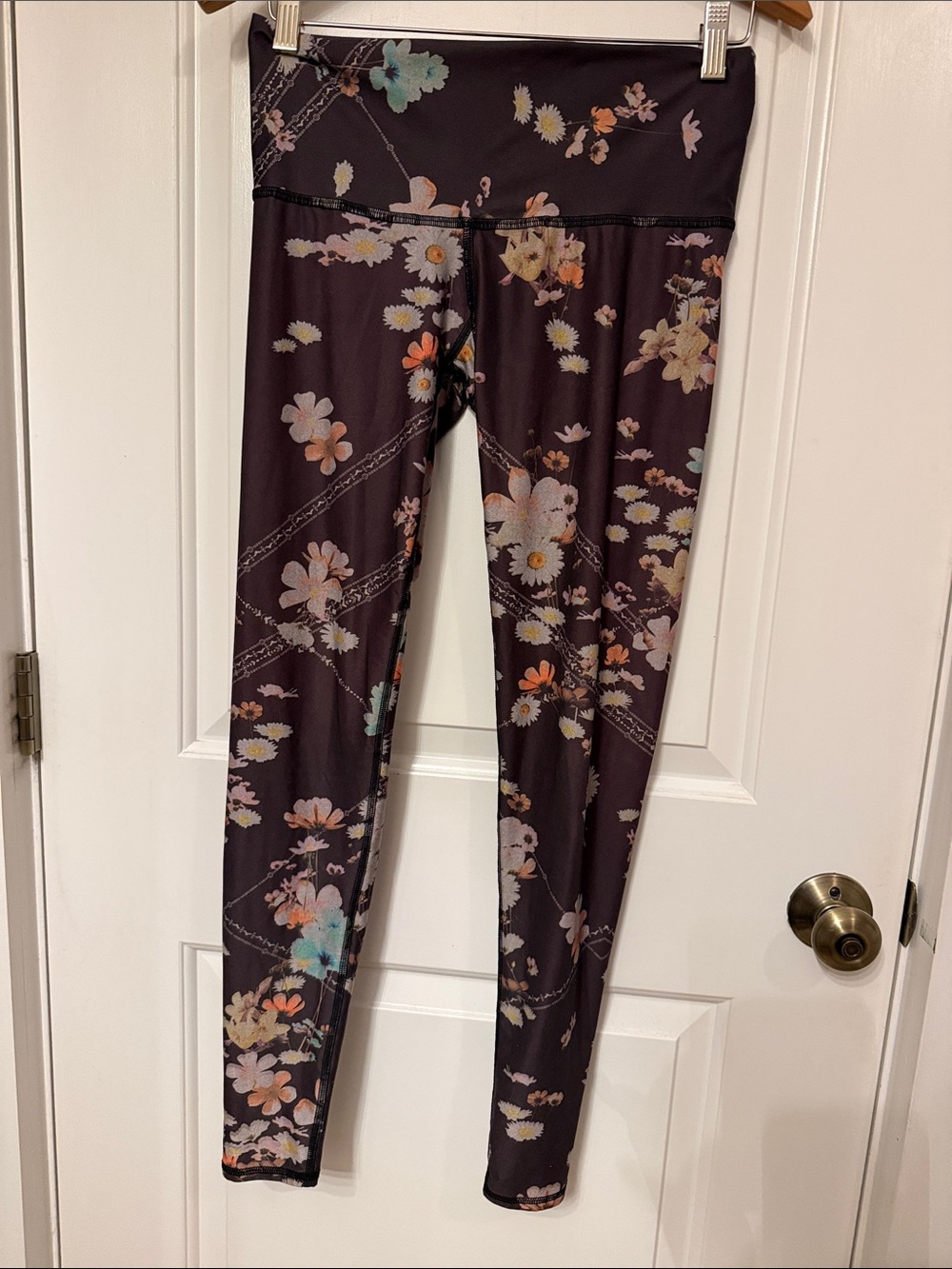 TEEKI PANTS LEGGINGS GRAY TAUPE MULTI COLOR FLORAL FOX SIZE M